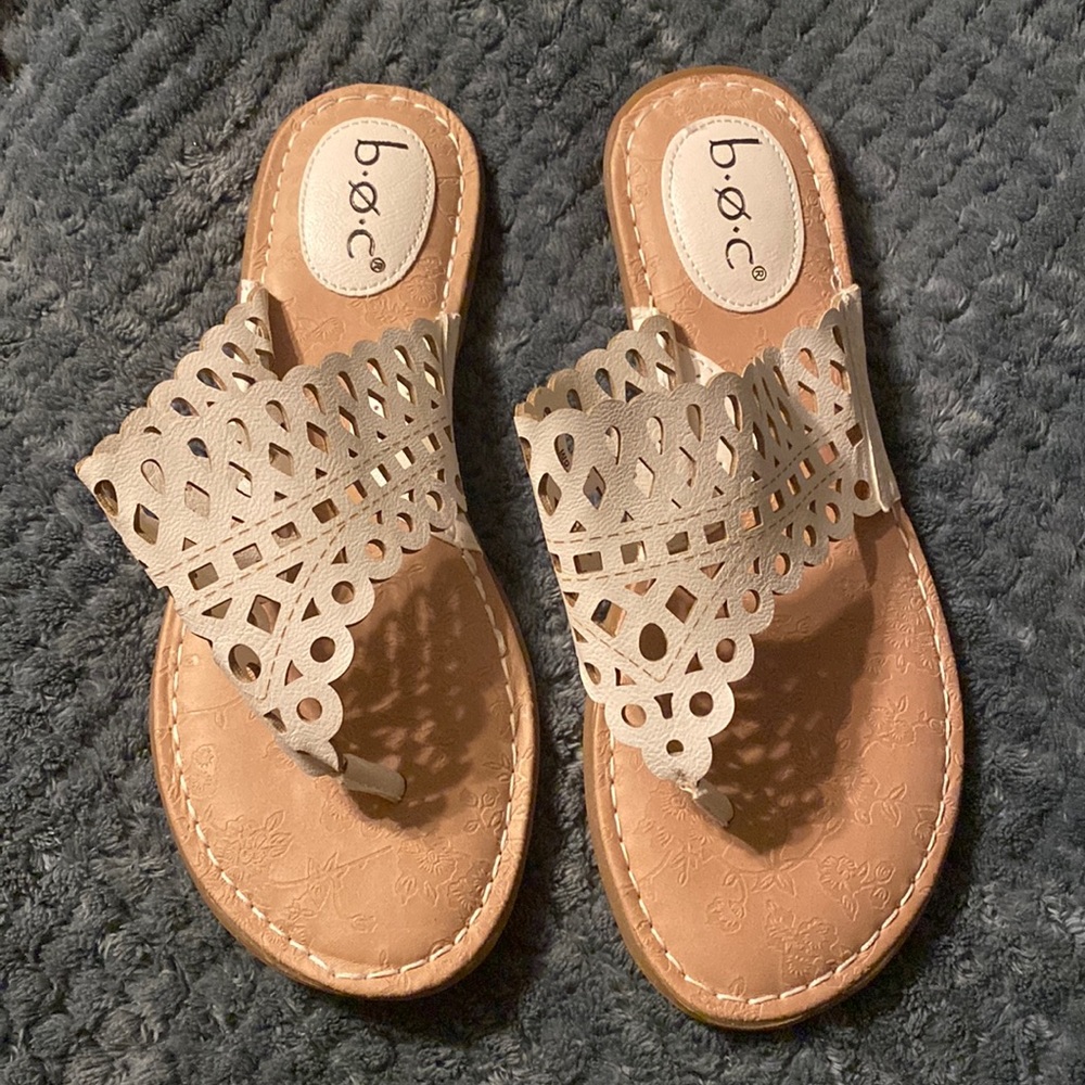 b.o.c white cutout slides size 8 NEW